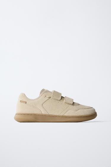 BAREFOOT-SNEAKER AUS WILDLEDER - Sandfarbe von Zara