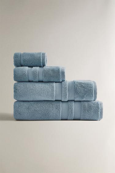 Zara EXTRA SOFT DOUBLE BORDER BATH TOWEL - Light blue - Image 0