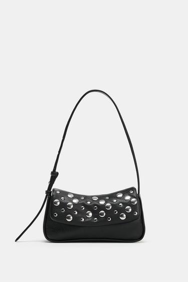 BOLSO DE HOMBRO SOLAPA TACHAS - Negro de Zara