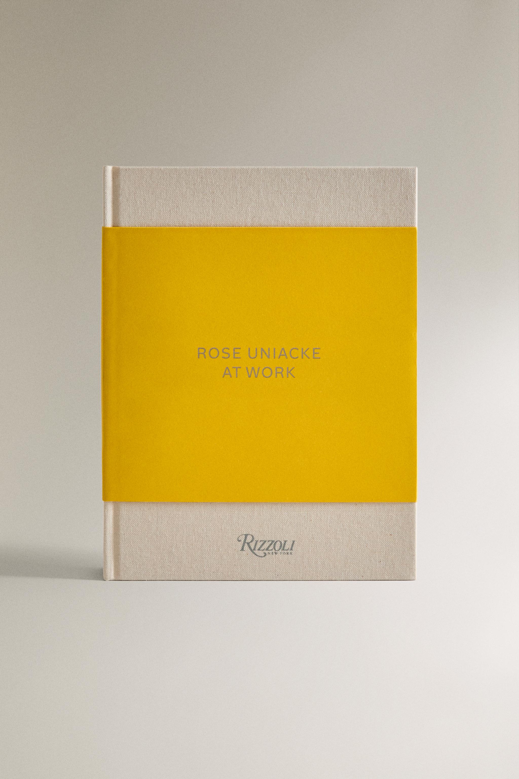 書籍 ローズ・ユニャッケ アット ワーク - ベージュ | ZARA Japan / 日本