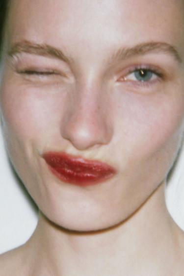 STAIN QUEEN LIP STAIN & BALM - RED THRONE by Zara