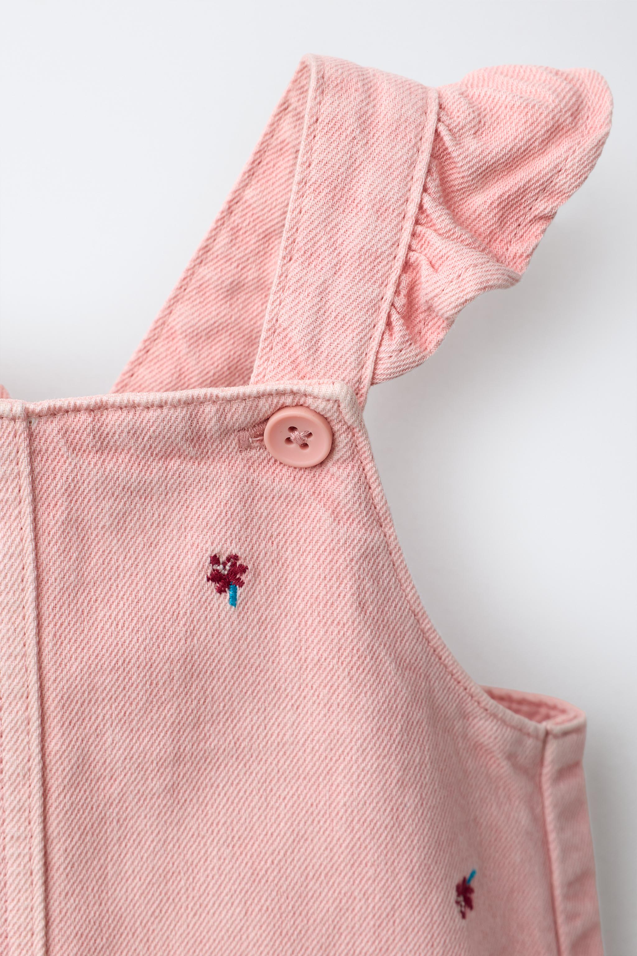 ENSEMBLE ROBE-SALOPETTE ET CULOTTE EN SERGÉ À FLEURS