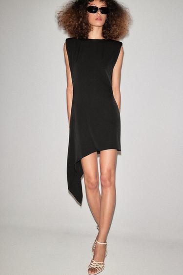 VESTIDO CORTO BAJO ASIMÉTRICO - Negro de Zara