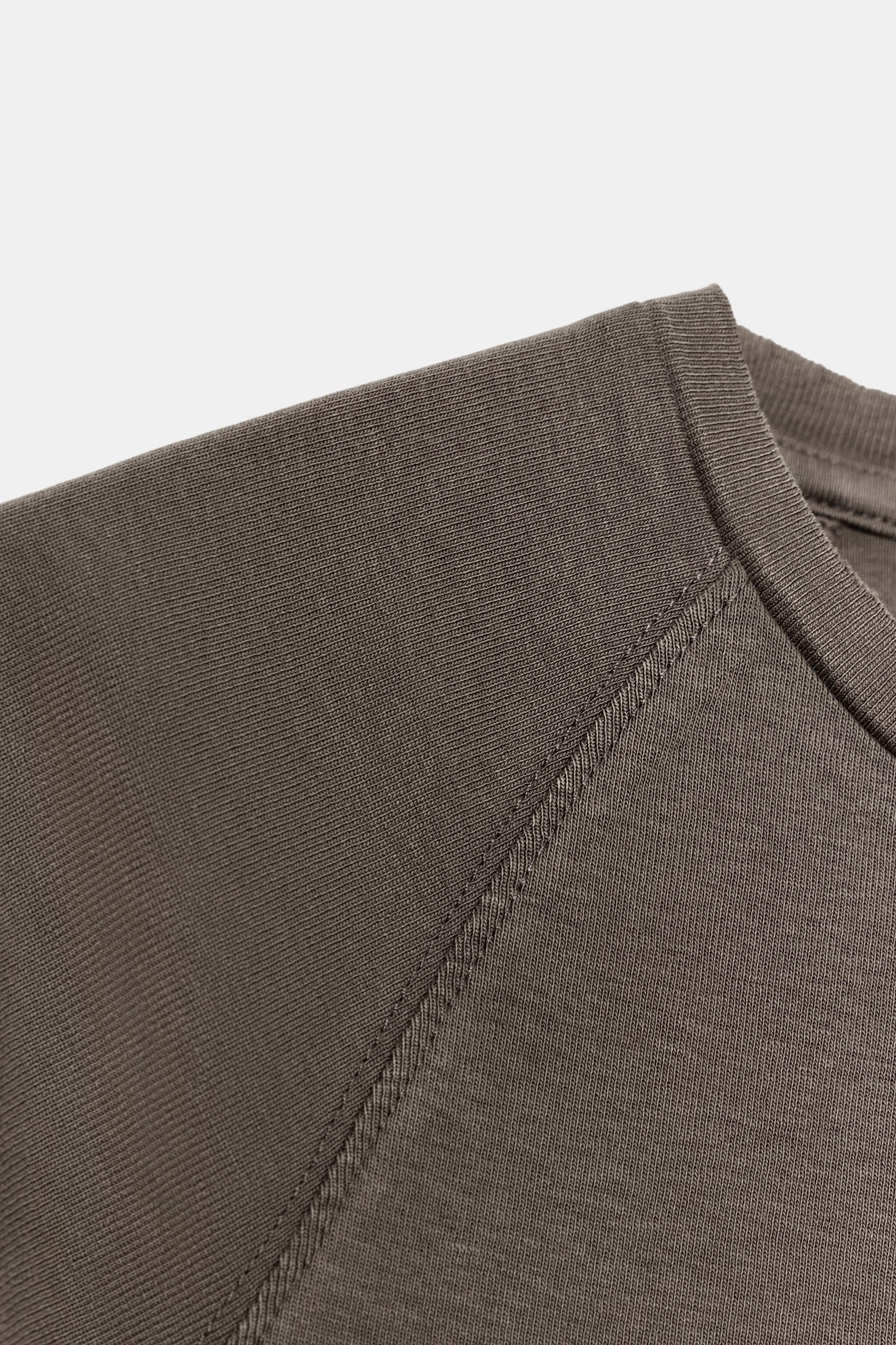 WASHED EFFECT RAGLAN SLEEVE T-SHIRT