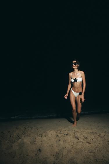 Zaras BIKINITROSA MED BLOMMA - Naturfärg