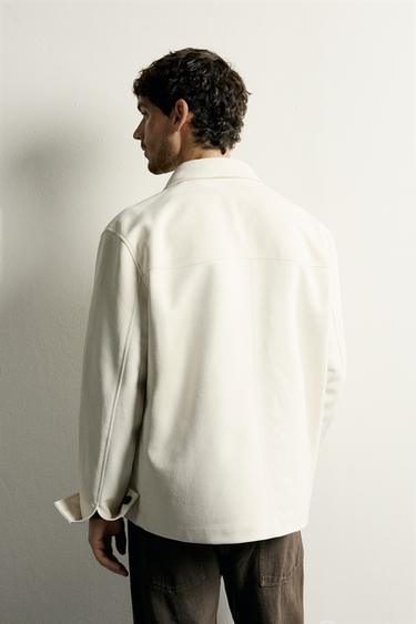 SURCHEMISE REGULAR FIT EFFET DAIM - Blanc cassé de Zara - Image 2