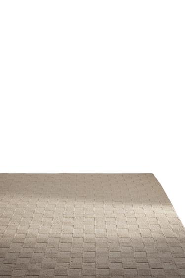 RUG 01 - بيج فاتح الخاص بـ Zara