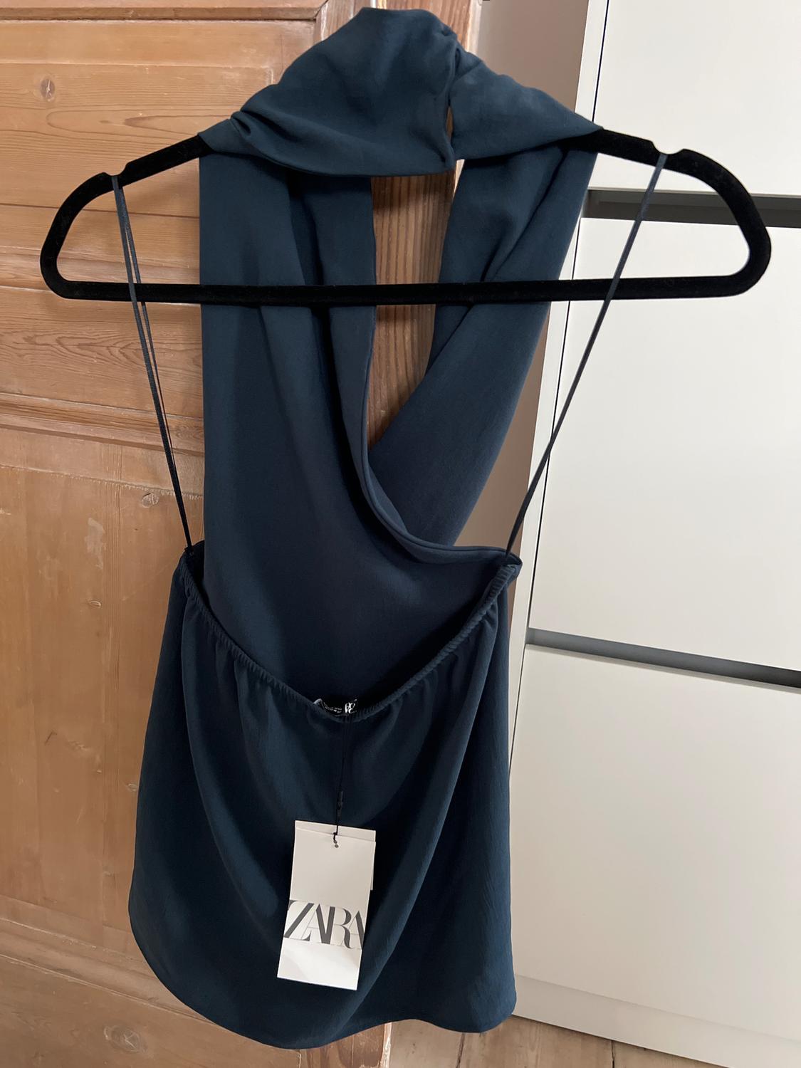 FLOWING HALTER TOP - Image 2