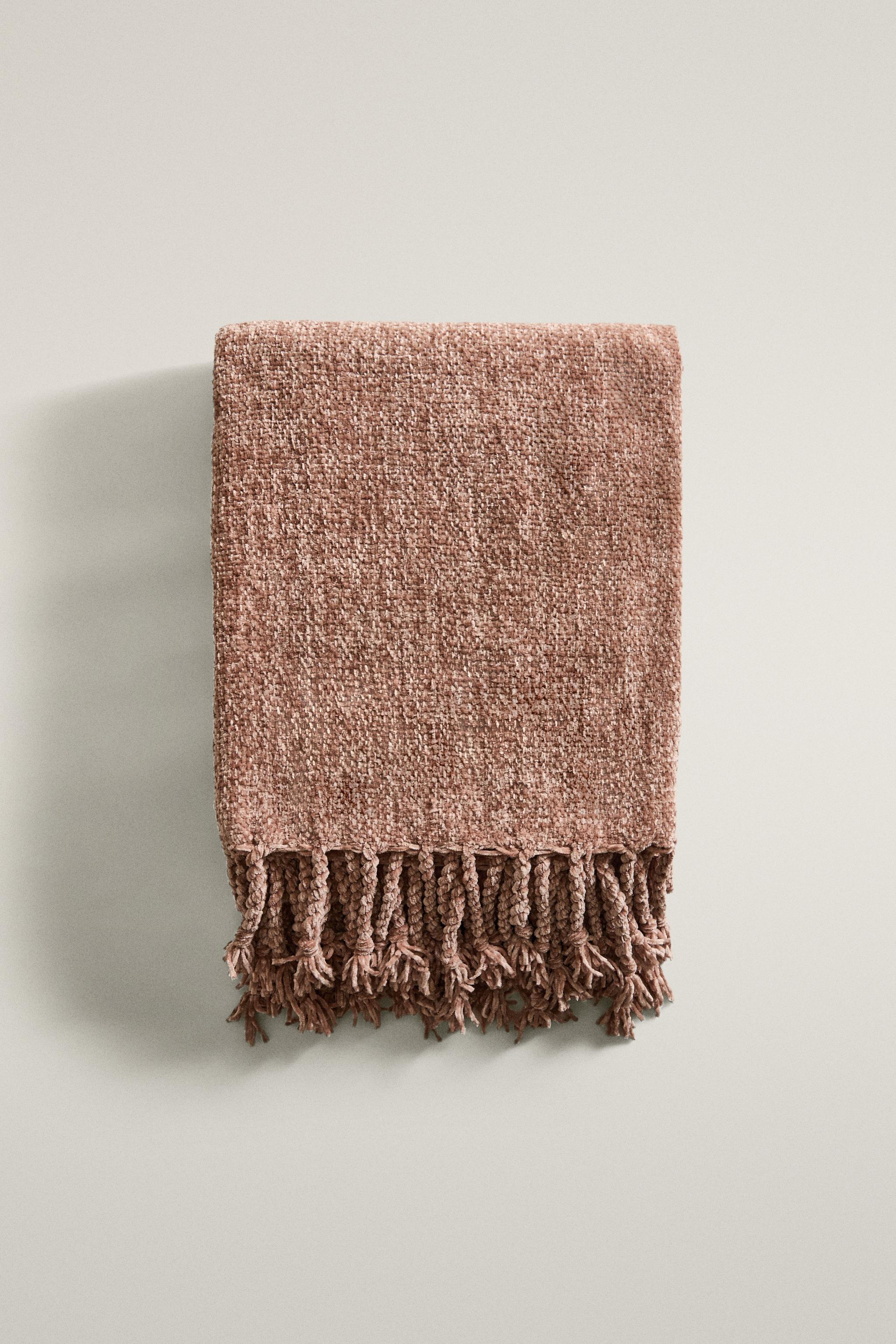 CHUNKY CHENILLE BLANKET