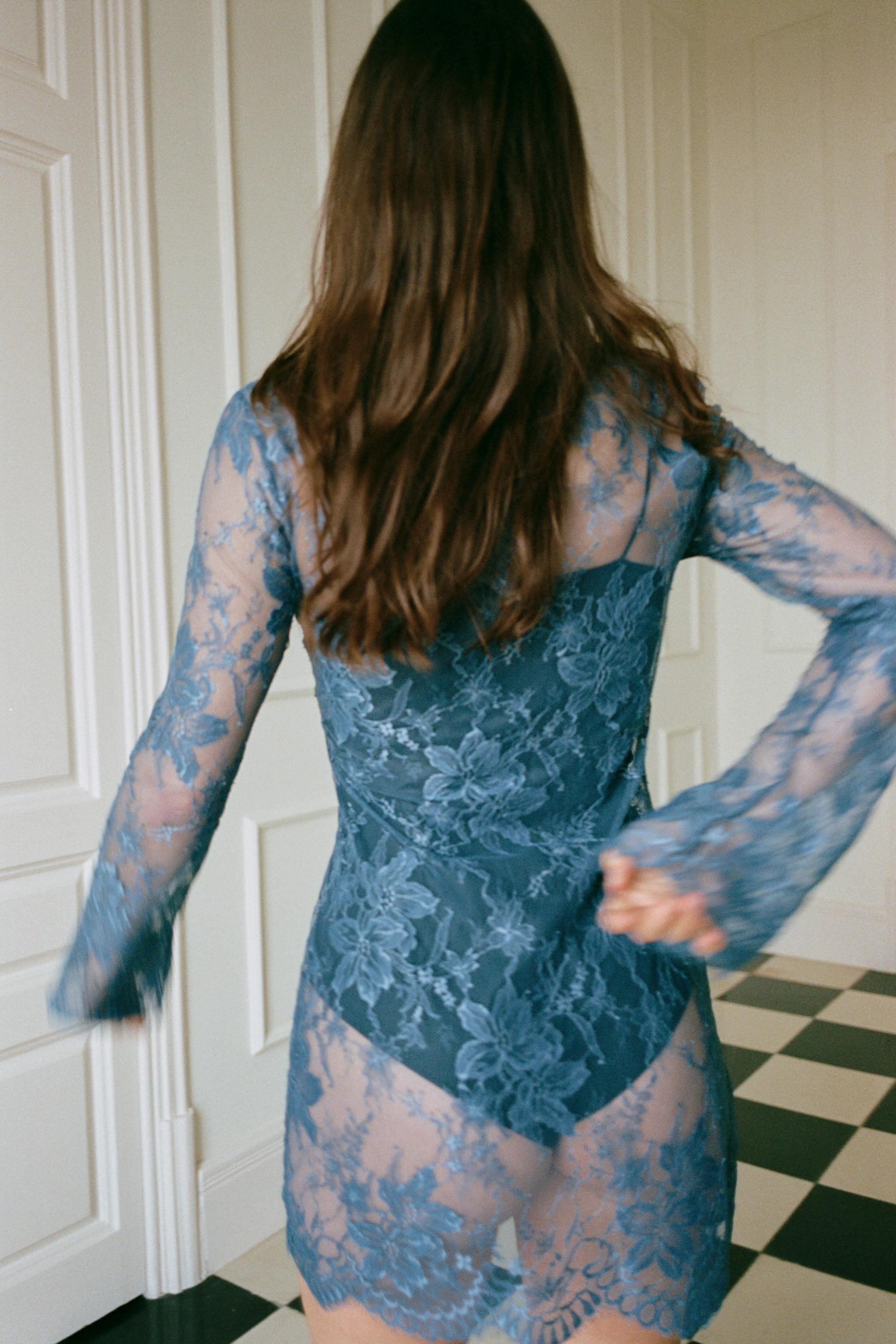 LACE MINI DRESS — Blue
