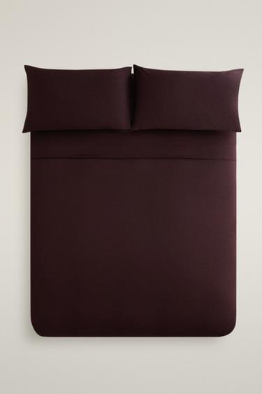 FADED-EFFECT SATEEN DUVET COVER (300 THREAD COUNT) - Burgundy by Zara - Image 0