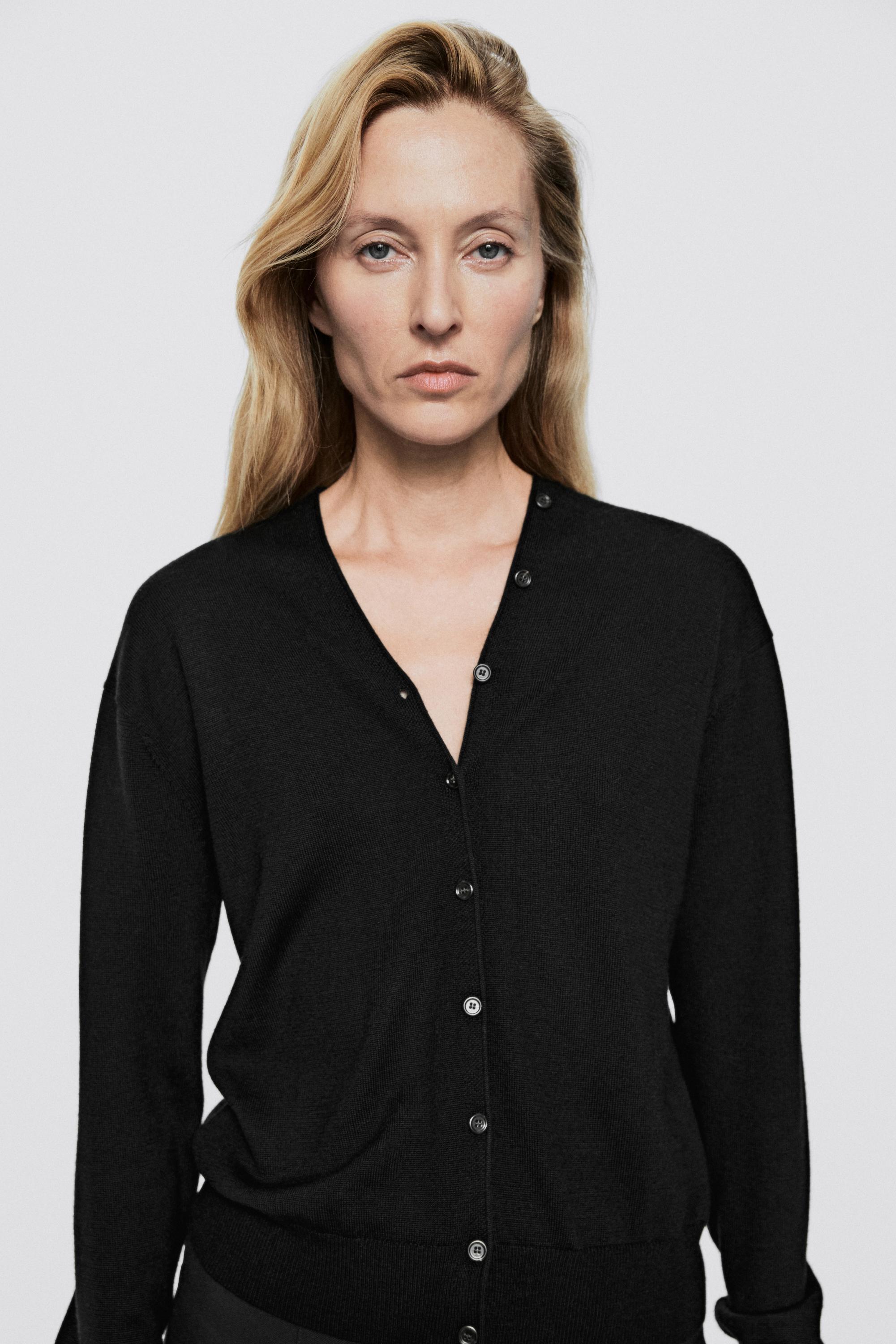 100% wool knit cardigan with button detail - LIMITED EDITION