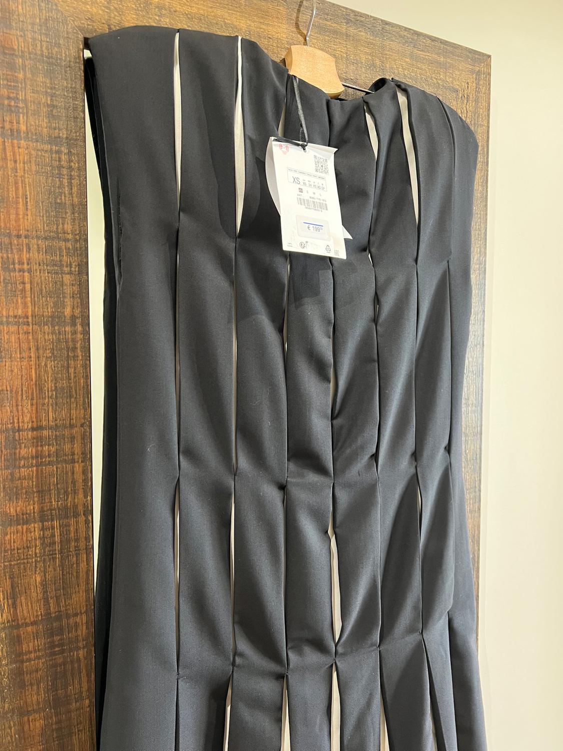 WOOL BLEND BOX PLEAT DRESS - LIMITED EDITION - Image 4