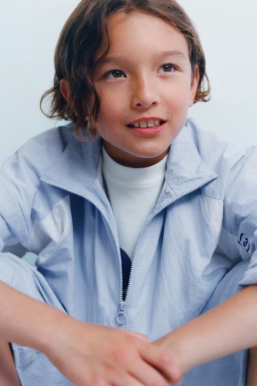 ÁO MƯA MỎNG VẢI KỸ THUẬT - Màu xanh da trời từ Zara