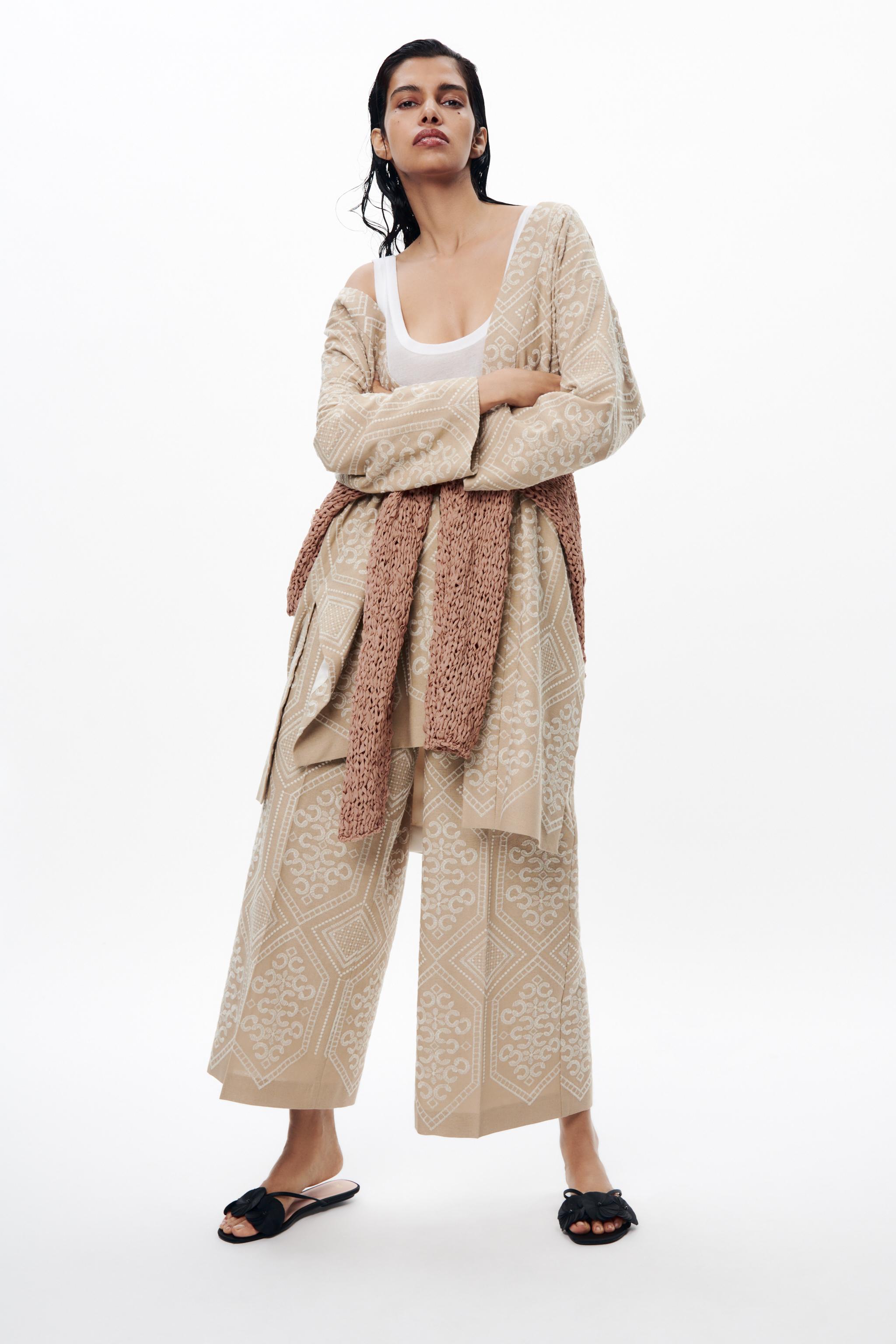 TEKSTURALI KROSSOVER KIMONO - camel