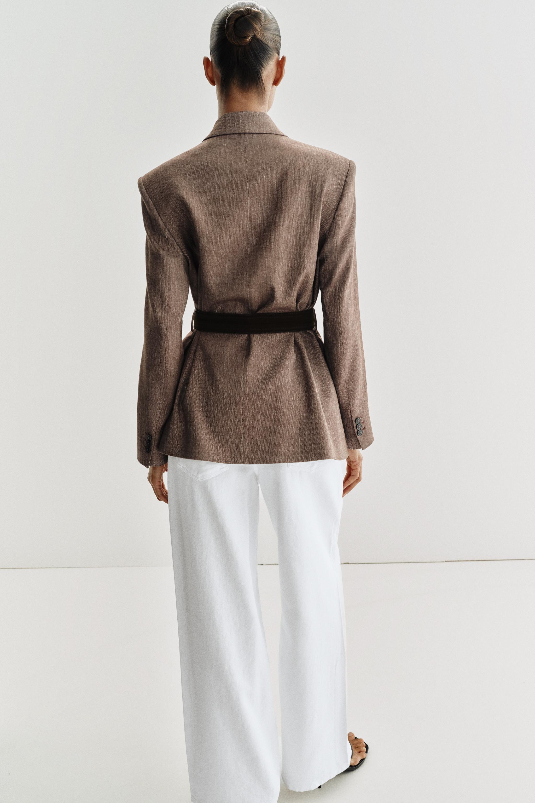 BLAZER À CHEVRONS AVEC CEINTURE
