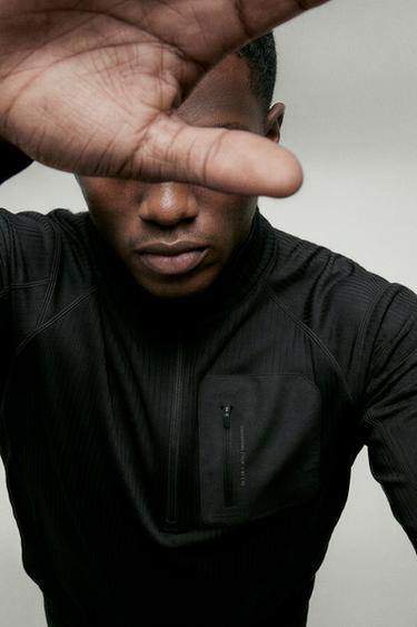 СВІТШОТ З КОМІРОМ НА БЛИСКАВЦІ ТА КОМБІНОВАНОЮ КИШЕНЕЮ - Чорний Zara