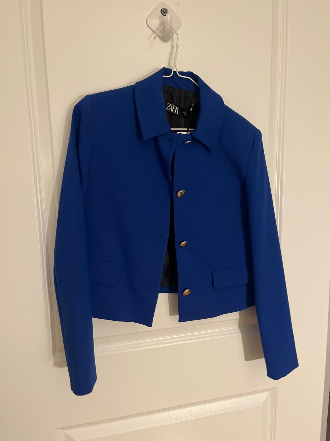 BLAZER CROPPED BOTONES METÁLICOS