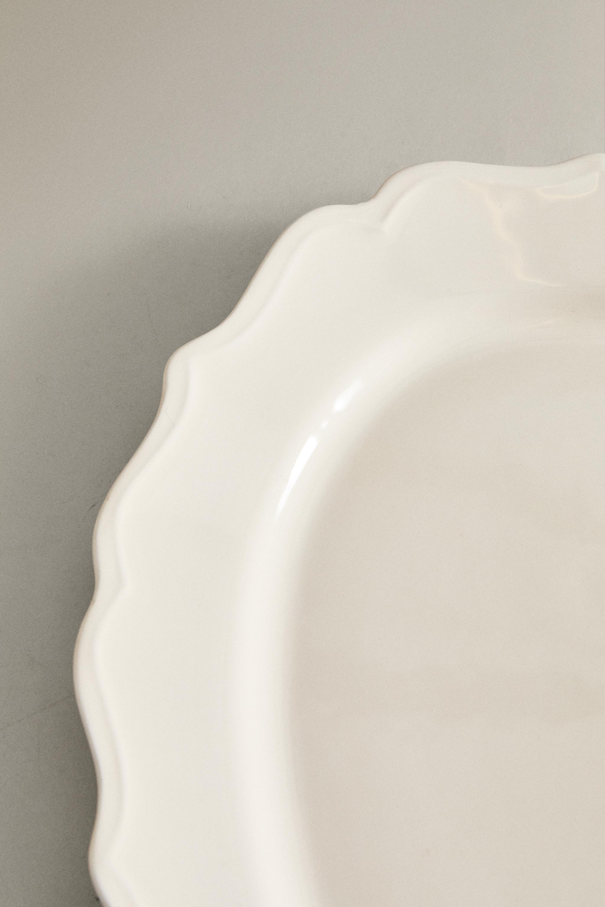 PLAT FAÏENCE BORD RELIEF