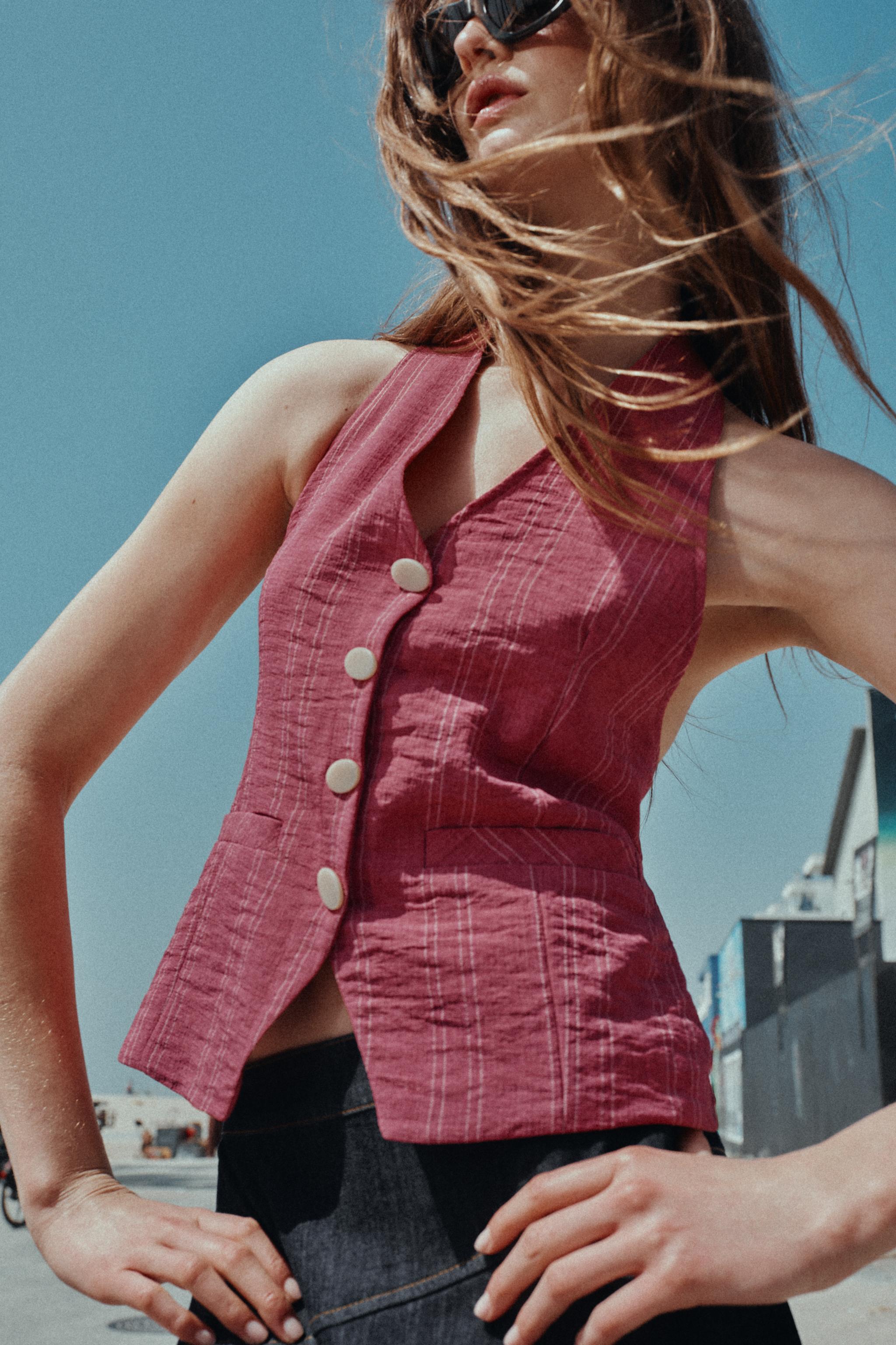 GILET HALTER À RAYURES ET LAÇAGES