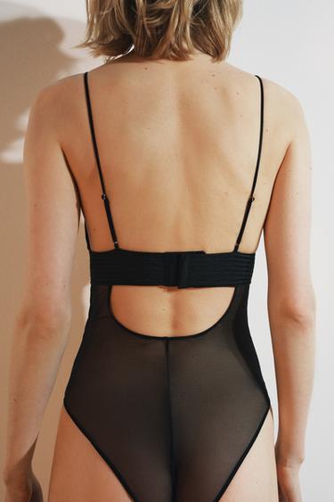 BODY MED KOMBINERET STRUKTUR - Sort fra Zara