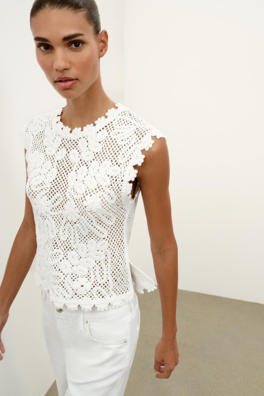 CROCHET SLEEVELESS TOP