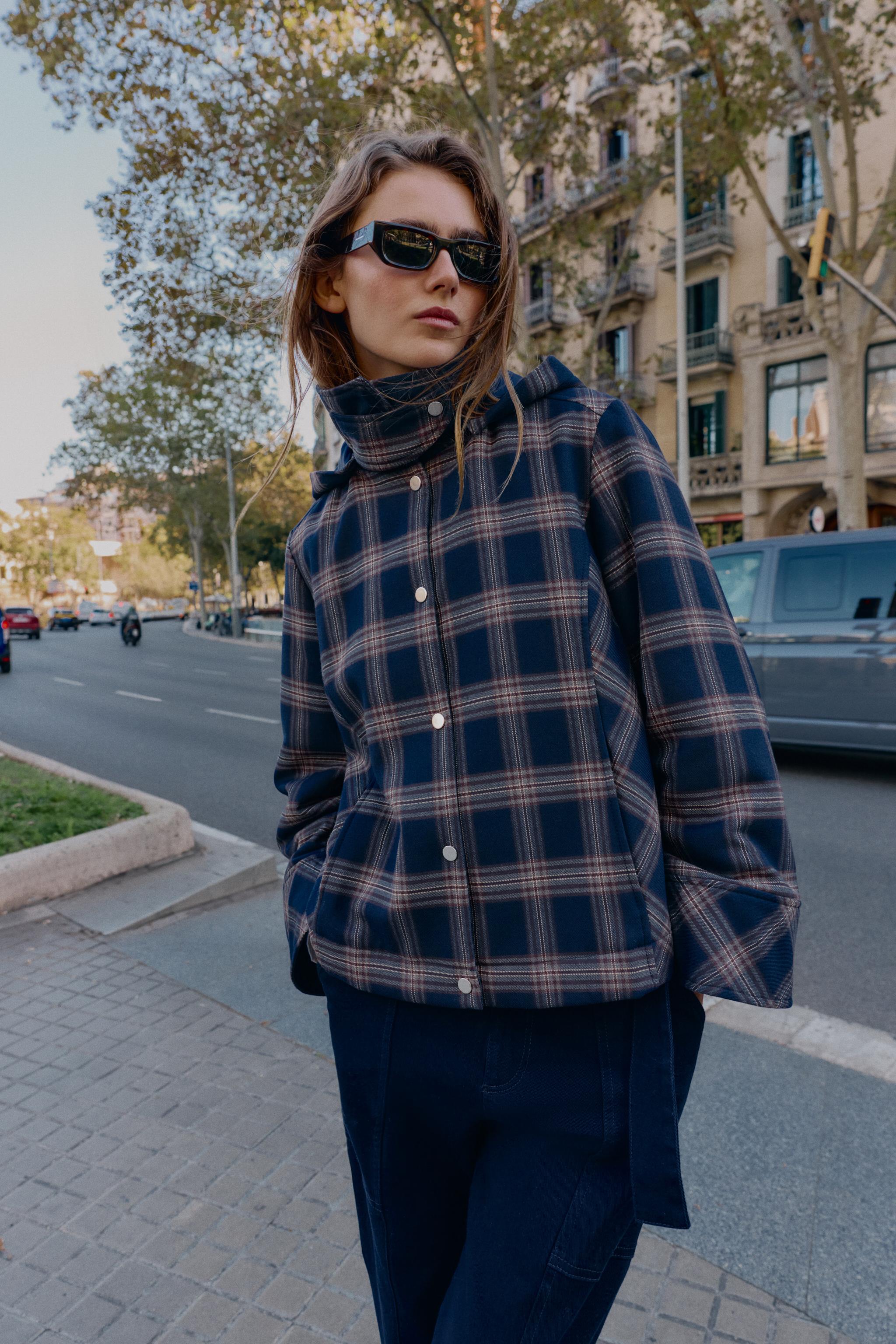 PLAID HOODED PUFFER JACKET