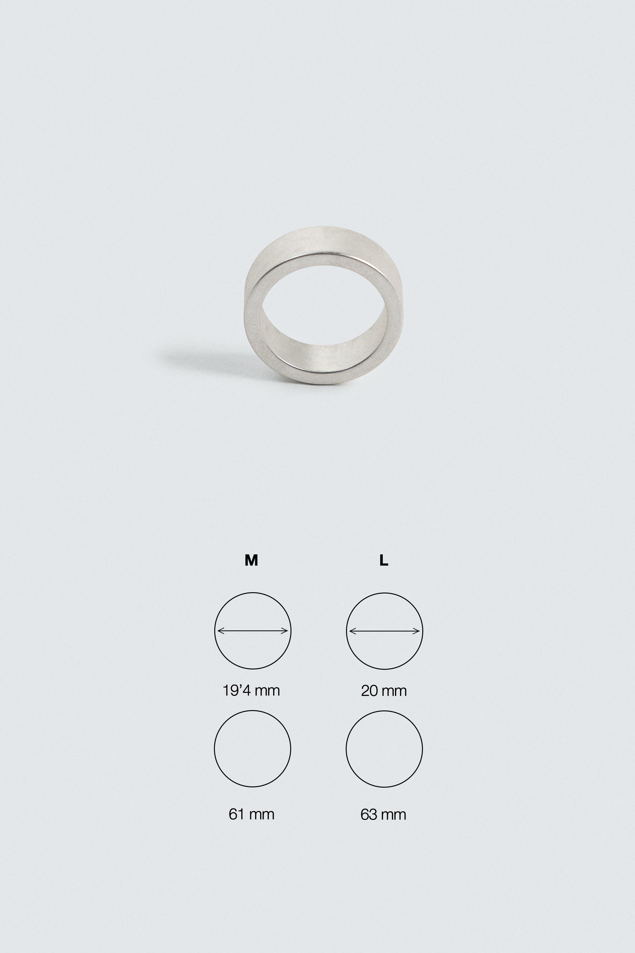 MATTE METAL BAND RING