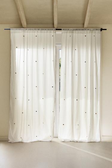 LOW OPACITY CURTAIN WITH POMPOMS - Ecru by Zara