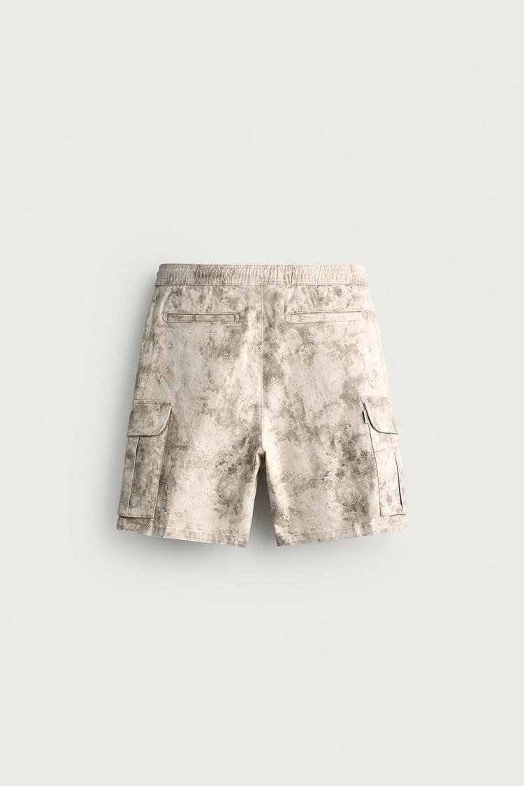 Pantalones cortos cargo tipo bermuda de corte relajado y color desgastado 8