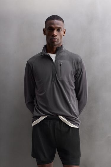 TECHNICAL QUARTER-ZIP T-SHIRT - Dark purple by Zara