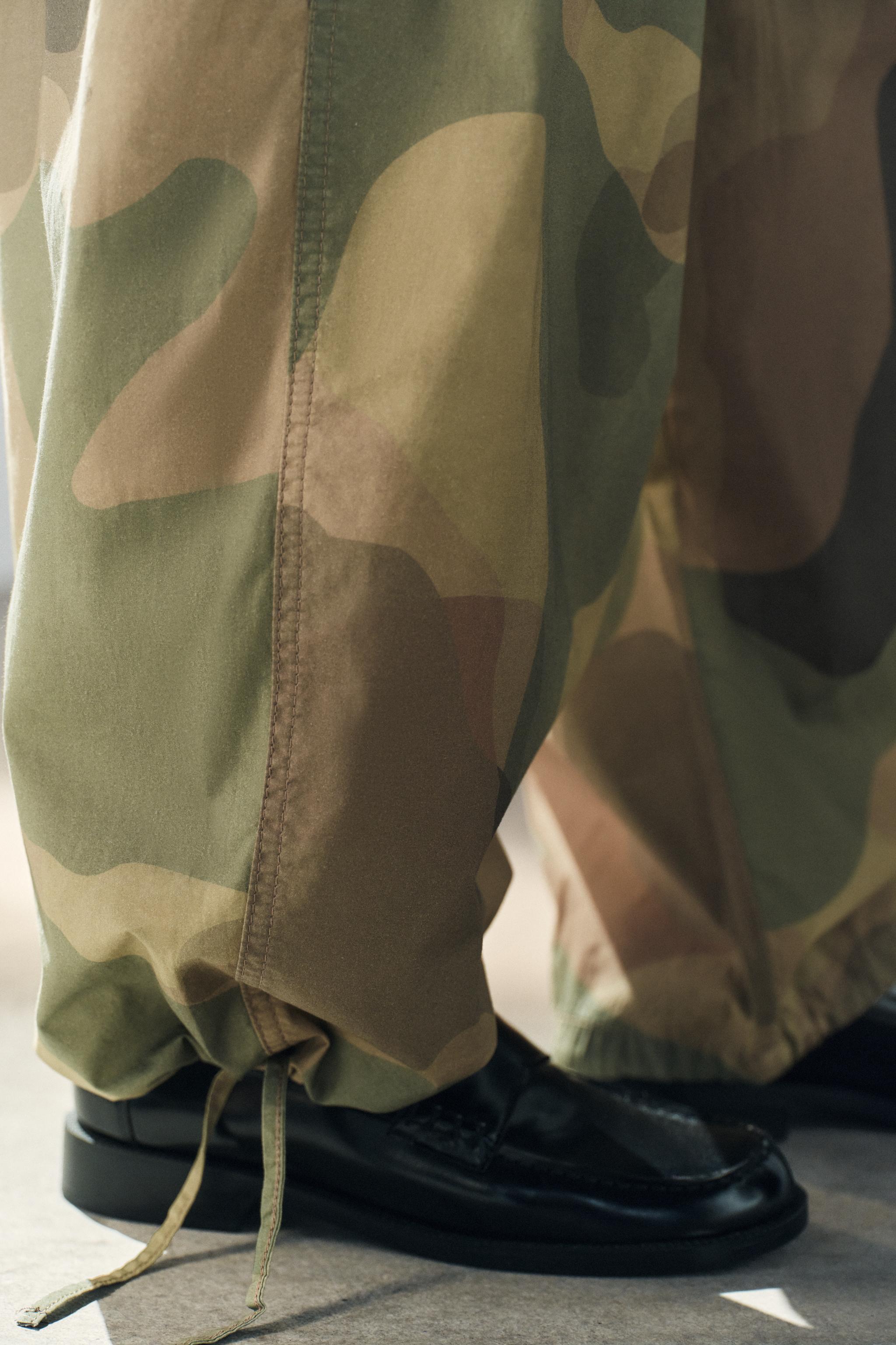PANTALON LARGE IMPRIMÉ À CORDONS
