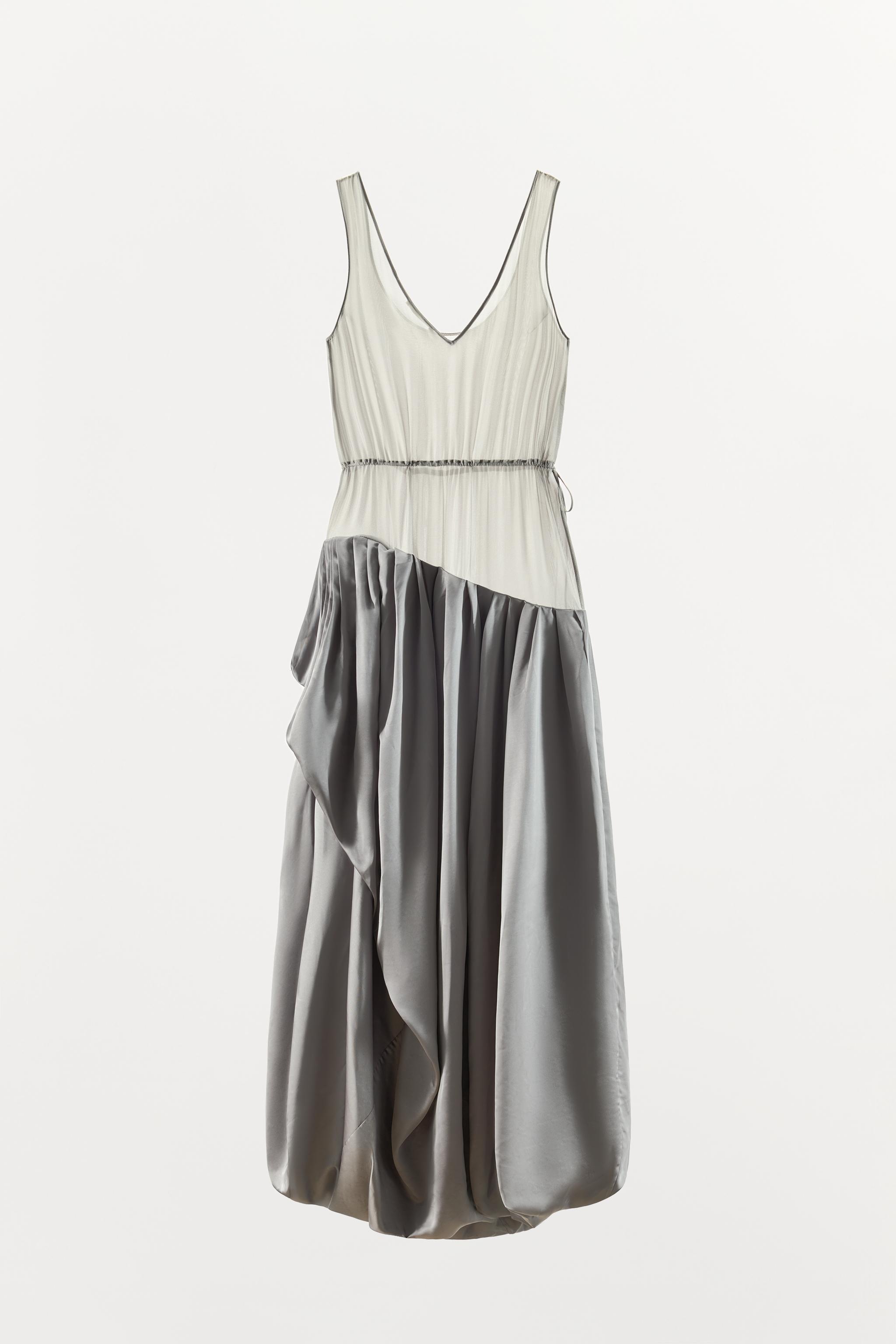 CONTRASTING VOLUMINOUS DRAPED MAXI DRESS