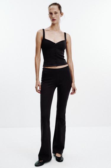 TOP ESCOTE CORAZÓN BOTONES - Negro de Zara