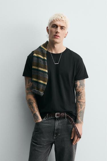 IRREGULAR FINISH T-SHIRT - Black by Zara