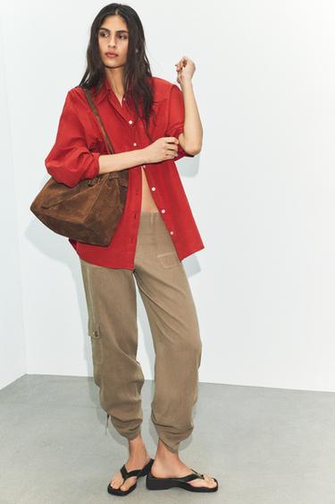 PANTALONS FLUIDS AMB FRUNZIMENTS - Marró clar de Zara
