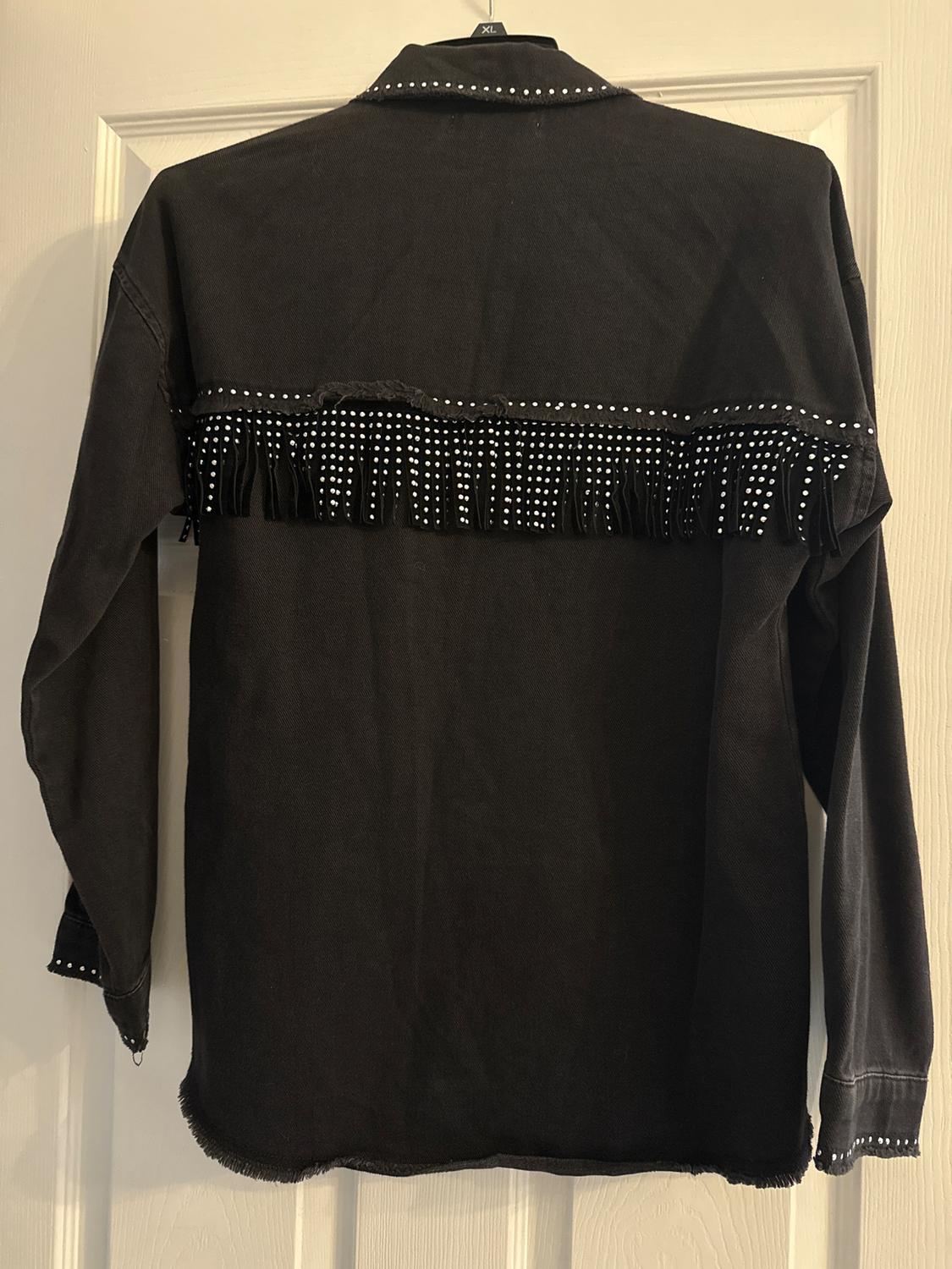 STUDDED FRINGED DENIM SHIRT - Image 2