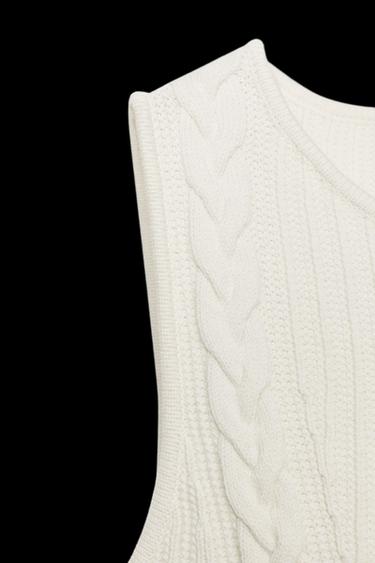 PEPLUM-STRICKOBERTEIL MIT ZOPFMUSTER - Cremefarben von Zara