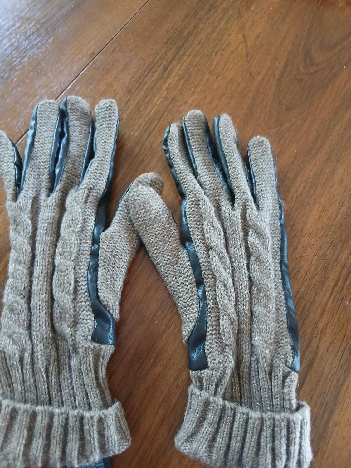 CONTRAST KNIT GLOVES