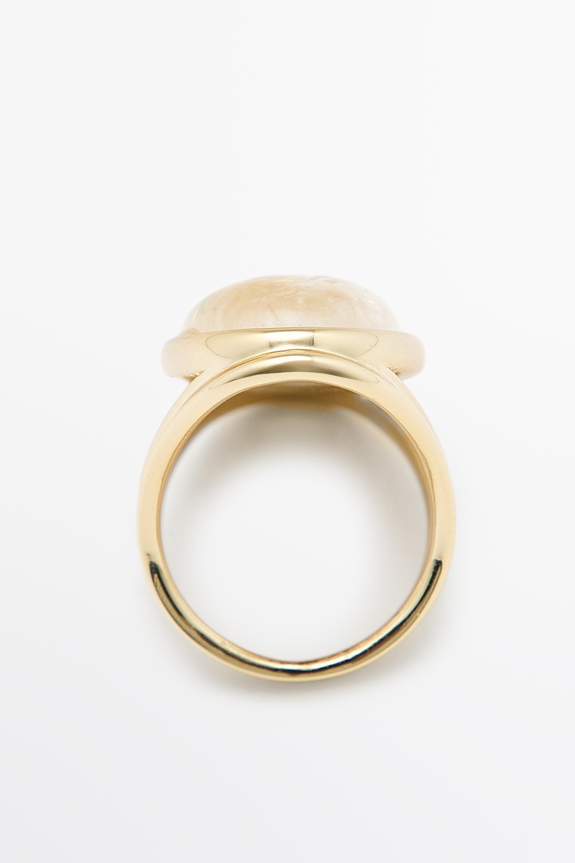 Oval Quartz Ring — Golden