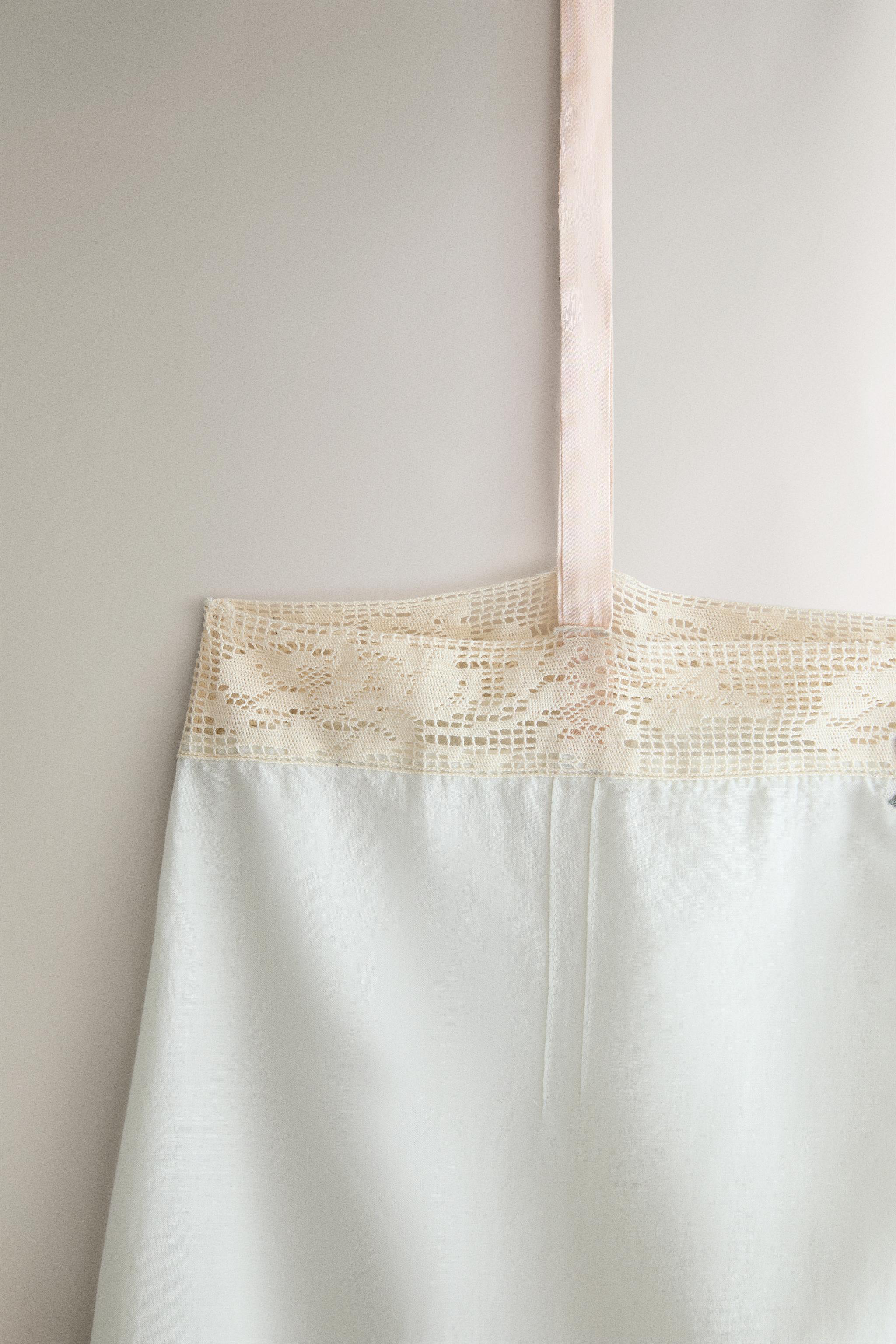 CHEMISE DE NUIT EN DENTELLE À FLEUR