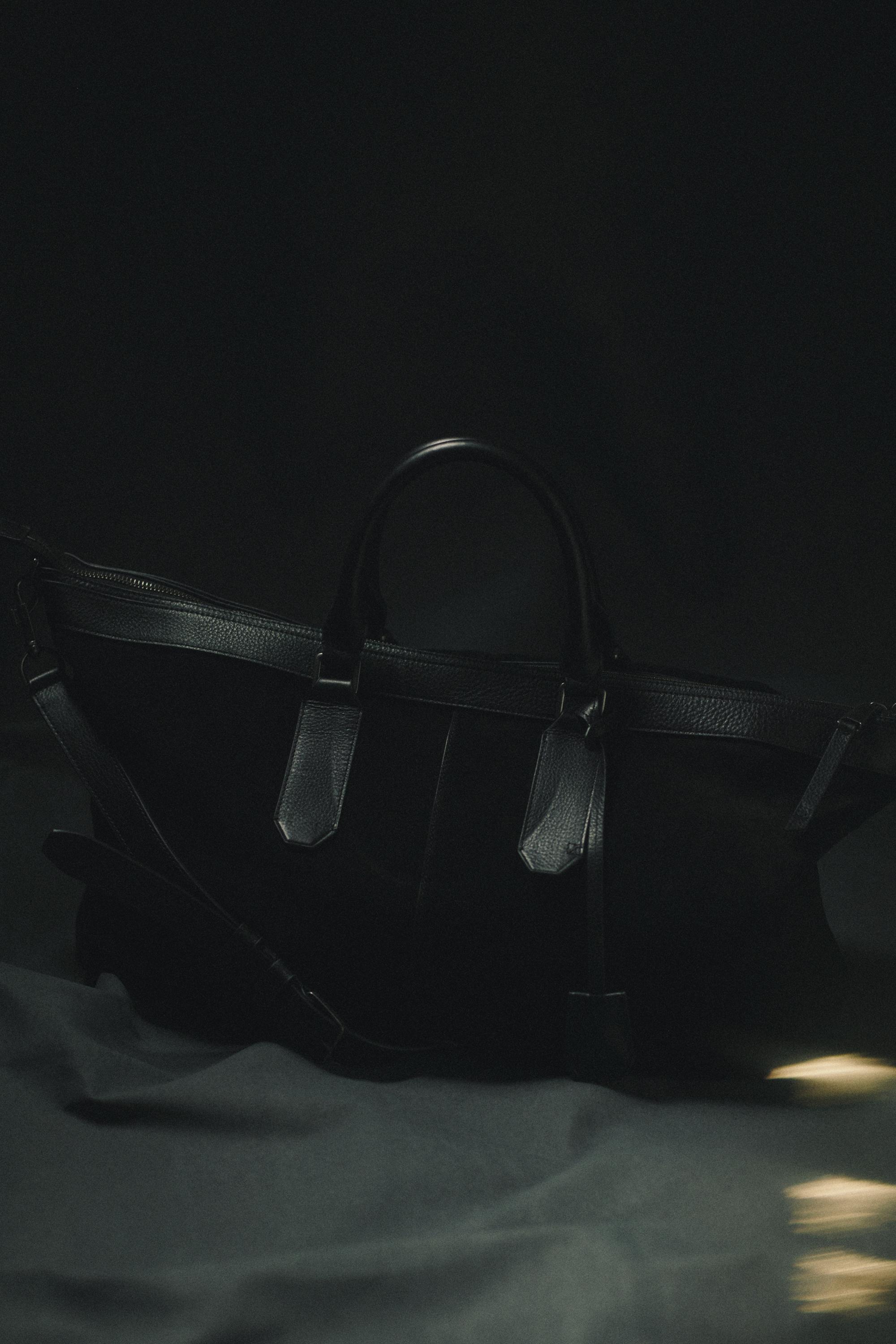 LEATHER TRAVEL BAG