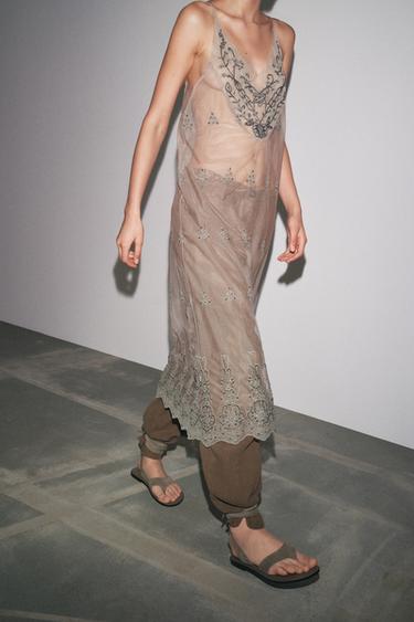 VESTIDO DE TULE BORDADOS E MIÇANGAS - Cinza-toupeira da Zara