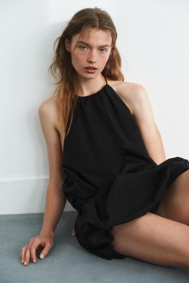 VESTIDO HALTER GLOBO - Negro de Zara