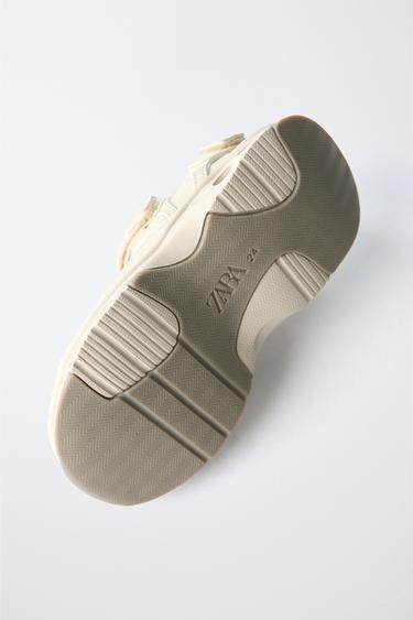 TENNIS DE SPORT EN RÉSILLE - Blanc écru de Zara - Image 5