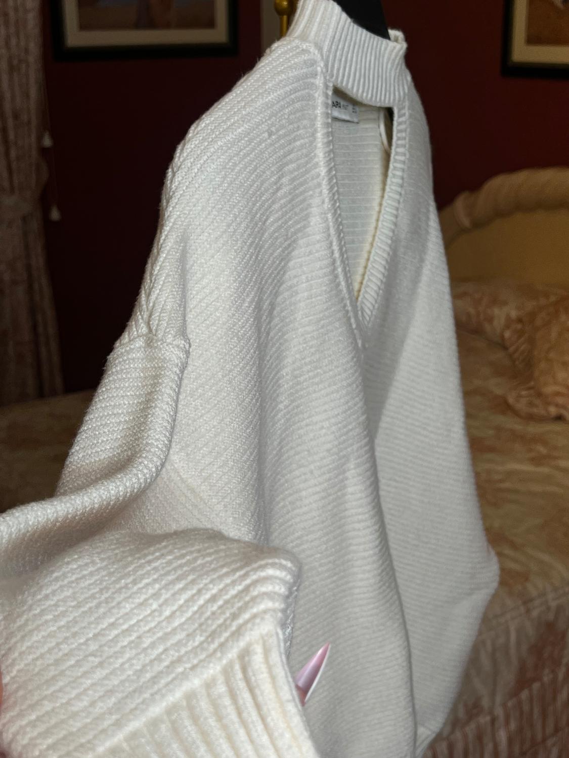 OVERSIZED SWEATER WITH CUT-OUT SHOULDERS - Image 3