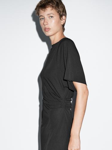 Vestido midi detalle frunce - Negro de Zara
