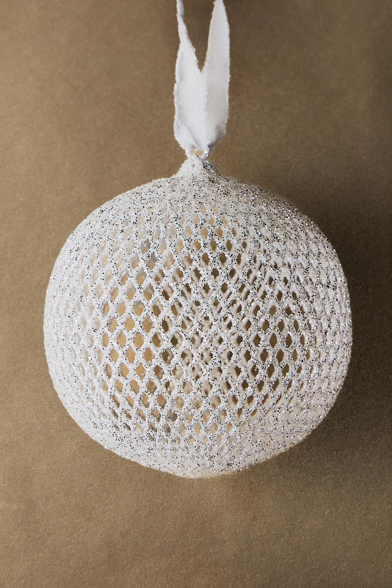 GLITTER MESH CHRISTMAS TREE BAUBLE — Silver
