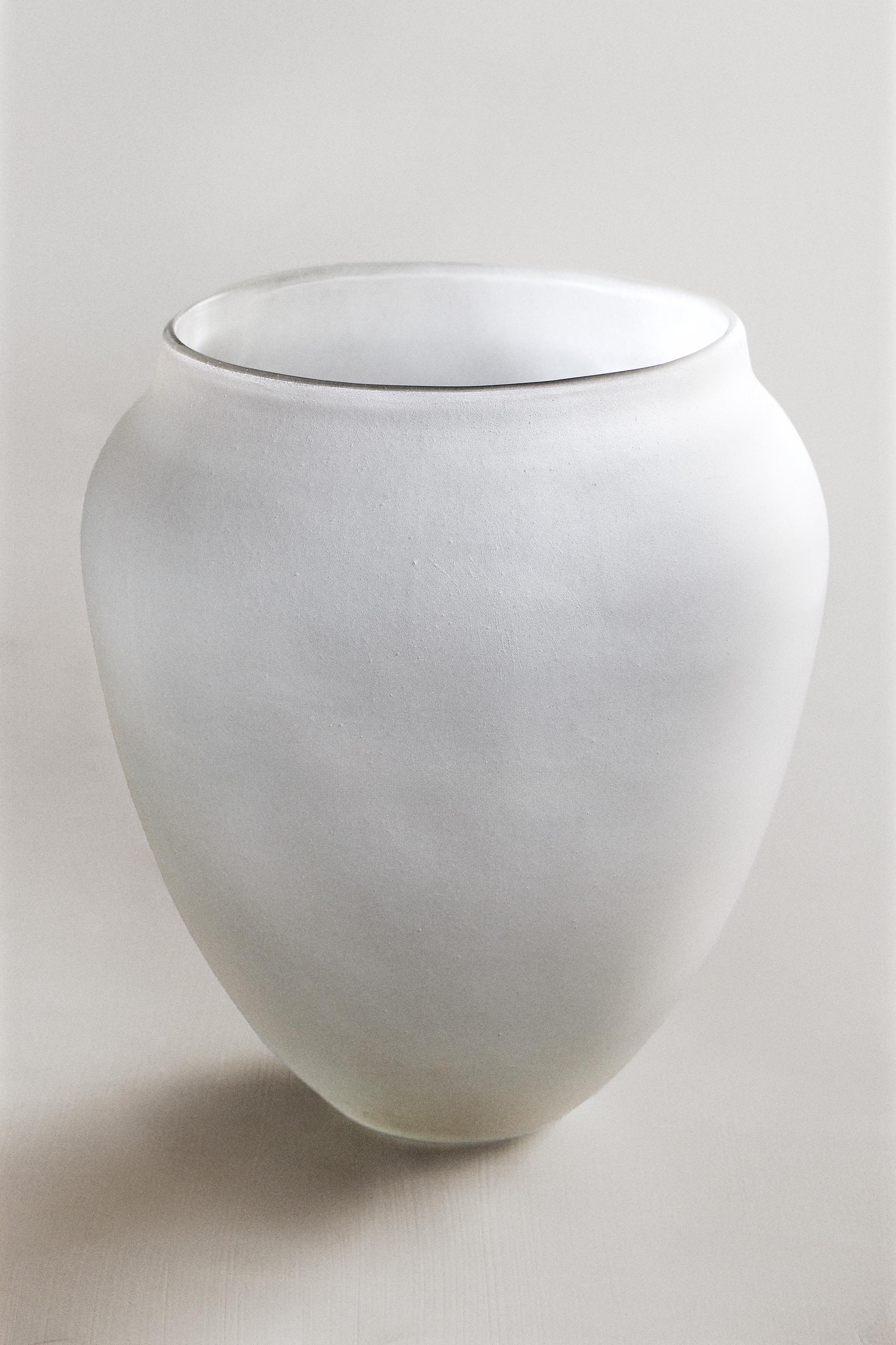 OPAQUE GLASS VASE