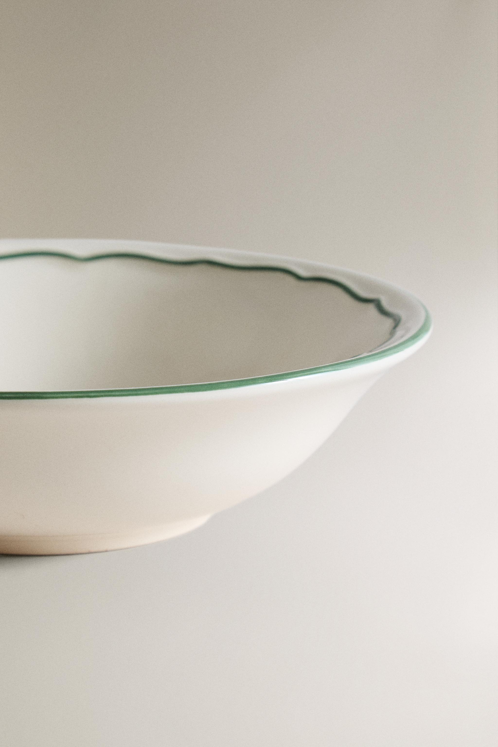 EARTHENWARE DINNER BOWL WITH CONTRASTING RIM